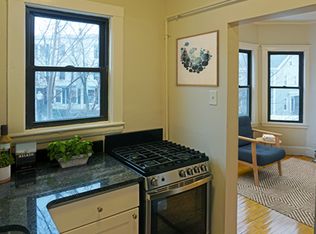 19A Pleasant St #4, Cambridge, MA 02139