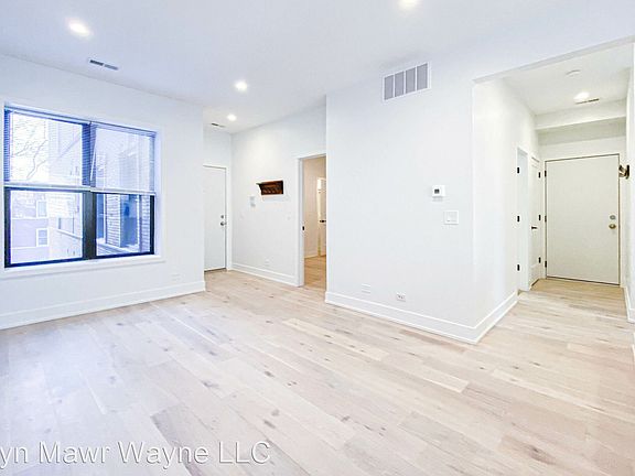 5th image of 1336 W Bryn Mawr Ave #3R