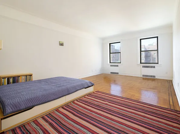 35-40 82nd St #4J, Jackson Heights, NY 11372