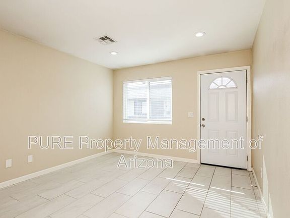 3rd image of 703 E Knoll St APT 2
