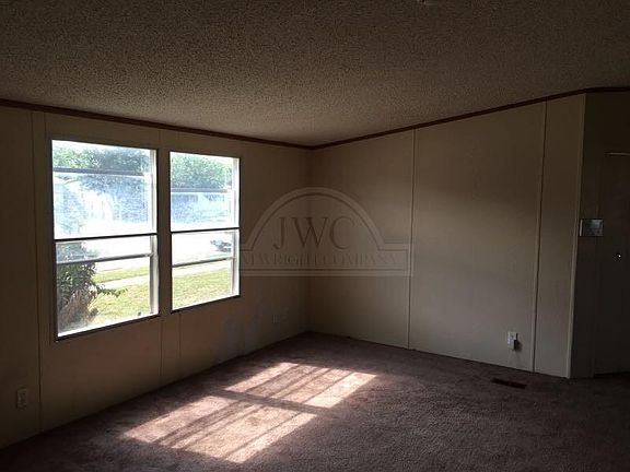5th image of 3309 Valencia Dr