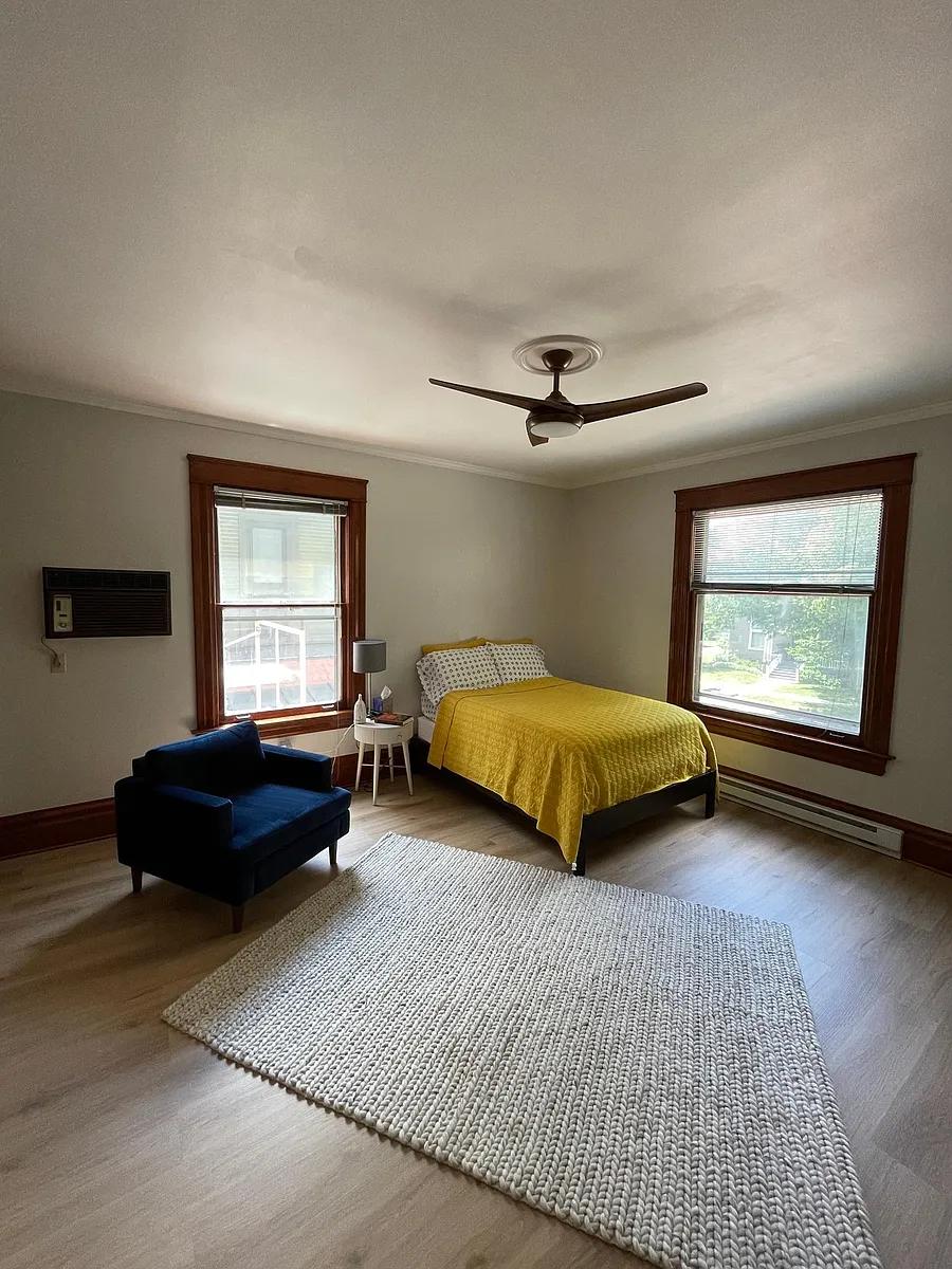 Living area - 304 S 3rd St #4
