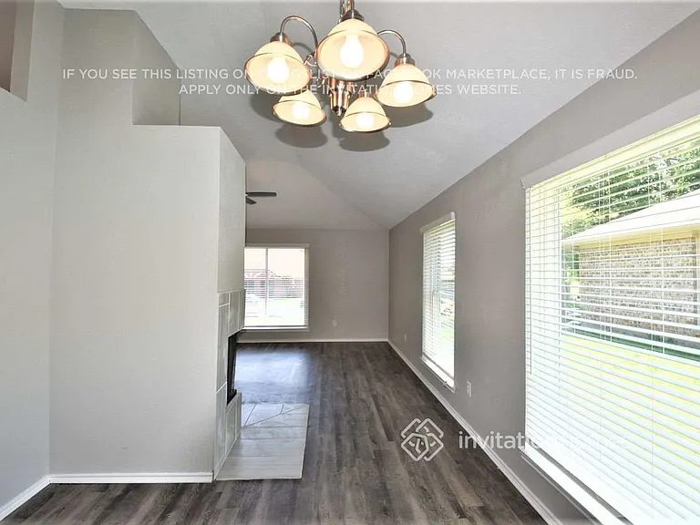 1517 Autumn Breeze Ln — Photo 5