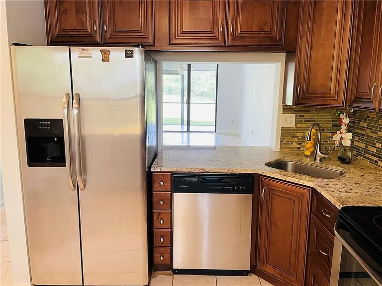 2900 NW 42nd Ave #A103 — Photo 6