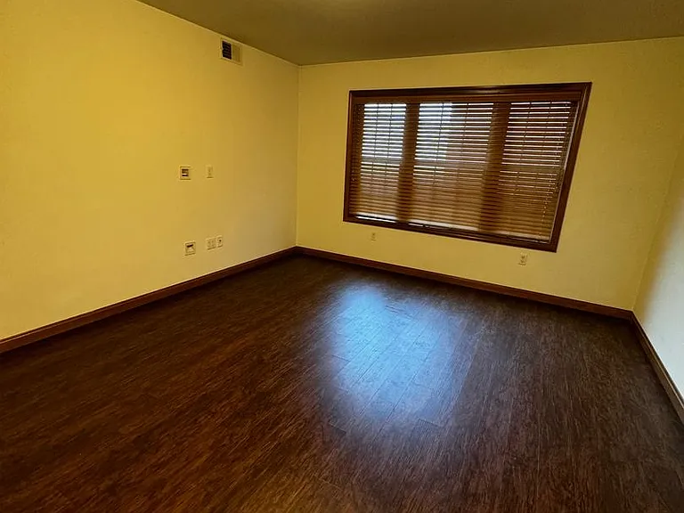 112 College Avenue — Photo 4