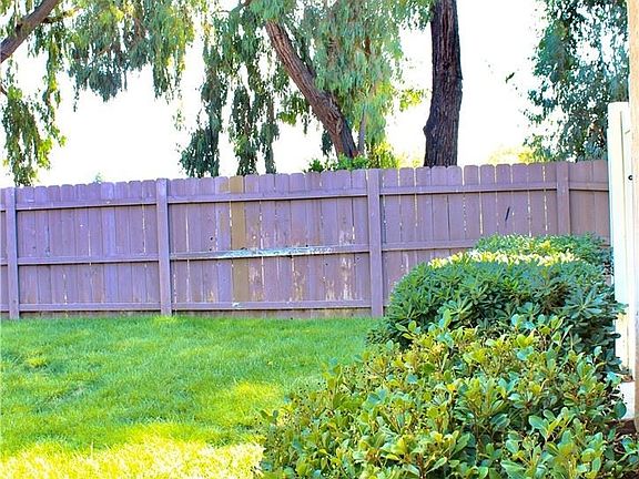 5th image of 2768 Casey St
