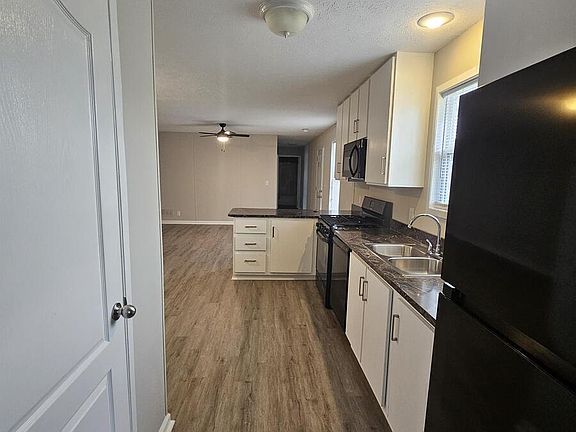 2nd image of 2737 W Washington Ctr #295