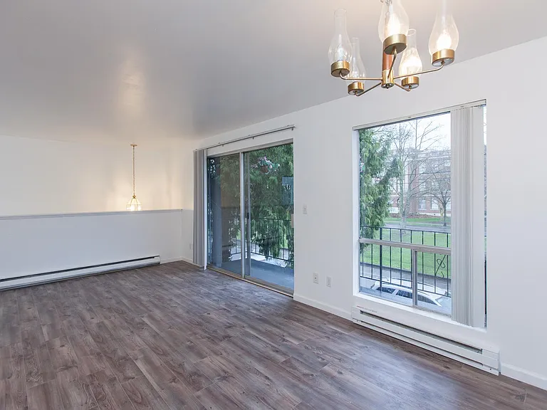 539 NE Ravenna Blvd #3 — Photo 3