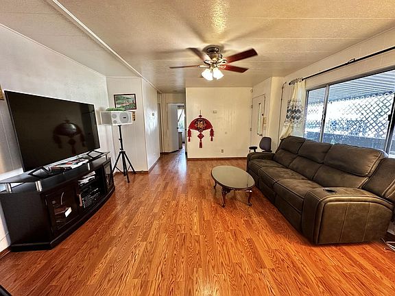 3rd image of 121 El Bosque Dr #121