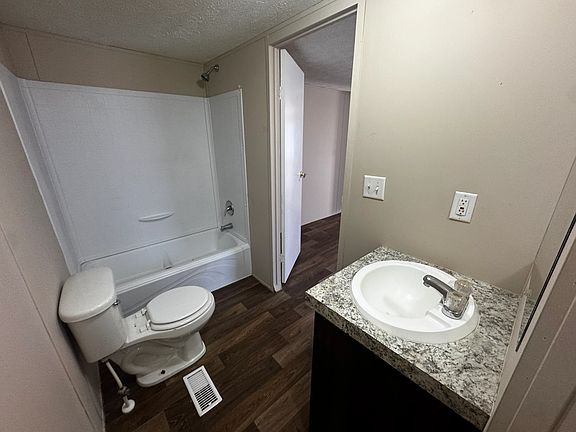 4th image of 85 Sue St #85S