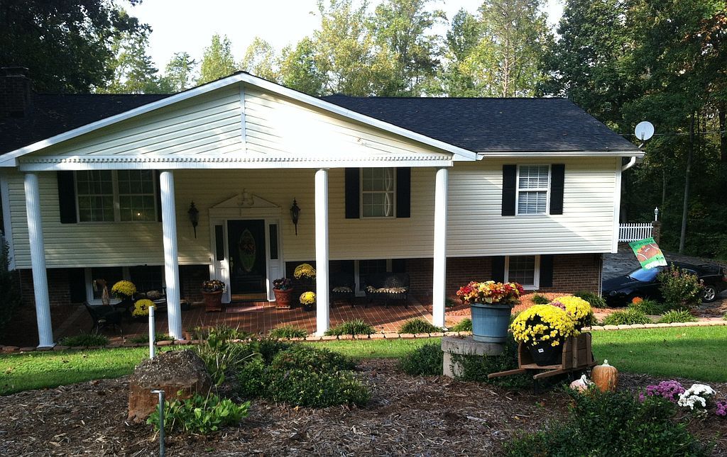 1746 Sauratown Rd - Property Image