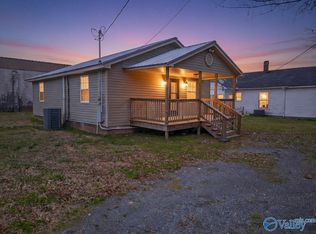 57 George St, Crossville, AL 35962