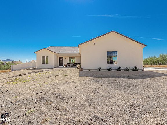 2nd image of 48425 N 13TH Avenue