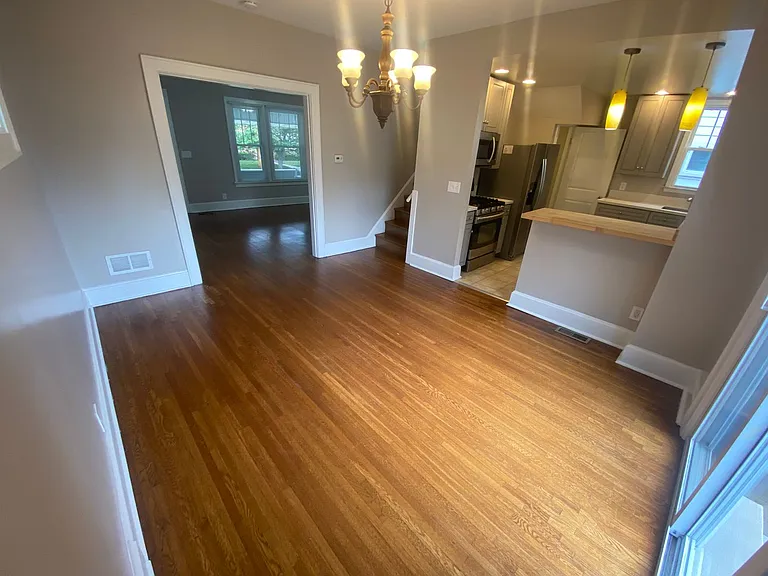 1323 W 3rd Ave — Photo 8