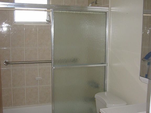 4th image of 3550 NE 169th St APT 101