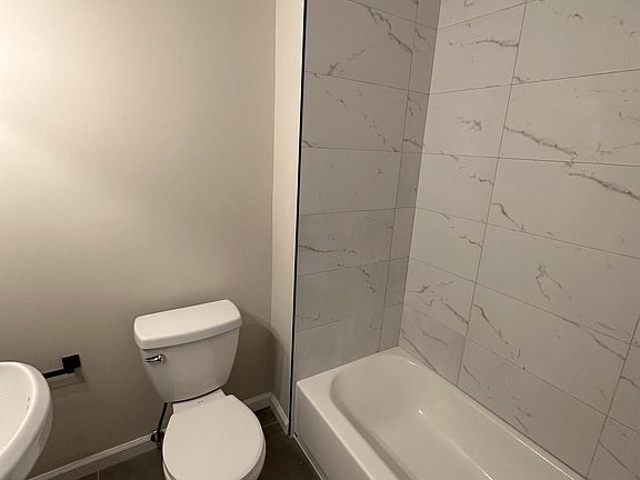 4th image of 1719 Guilford Ave #3