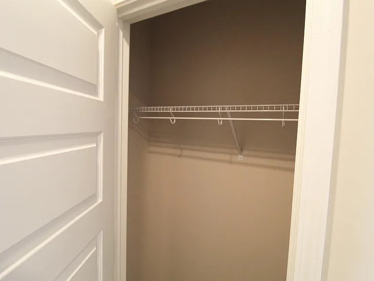 406 Noble Ct — Photo 35
