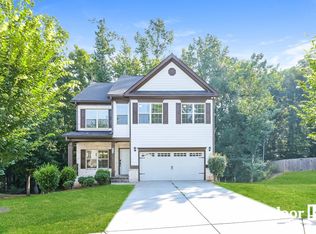 825 Sassafras Ln, Hoschton, GA 30548