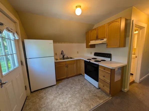 73 Highland St, Plymouth, NH 03264