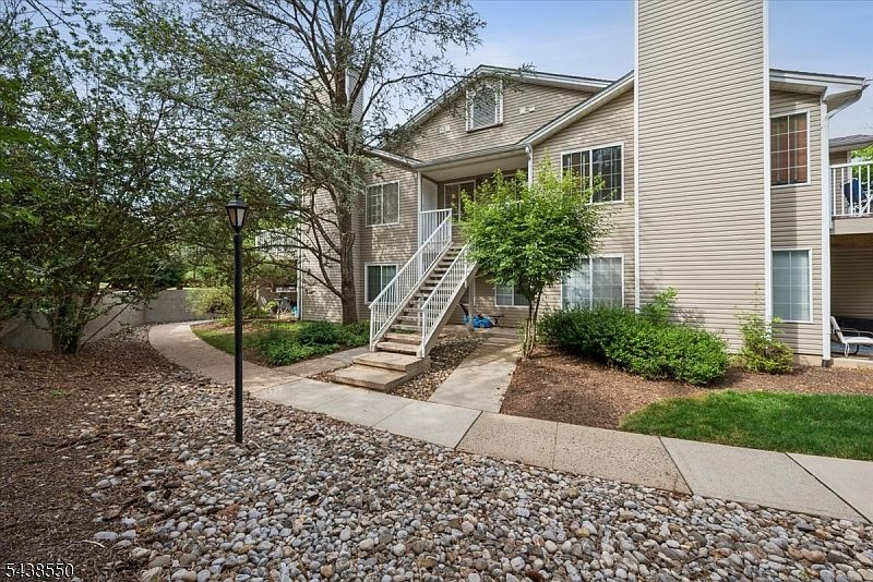 1st image of 40 Ray Court