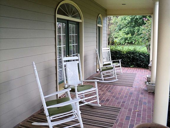 Beautiful Southern style front porch