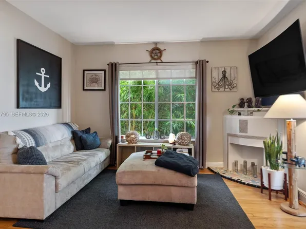 936 Pennsylvania Ave APT 205, Miami Beach, FL 33139
