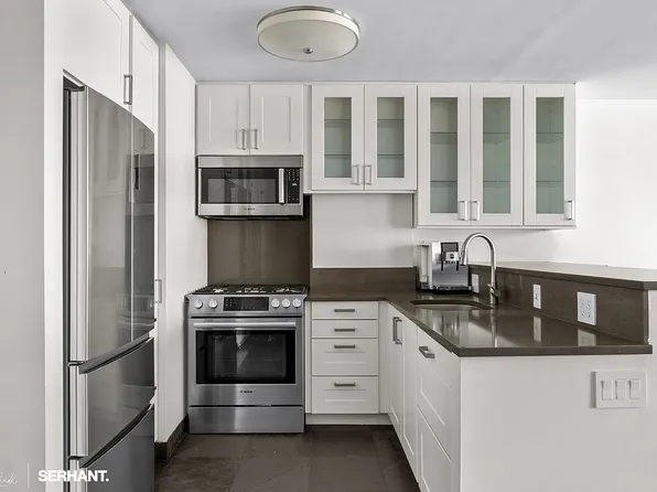 270 W 17th St #12BC, New York, NY 10011
