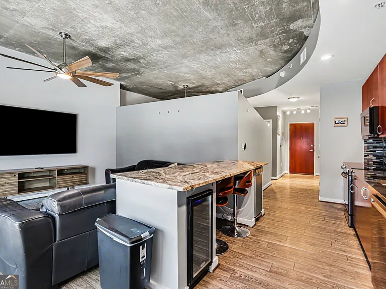 400 W Peachtree St NW #1610 — Photo 9