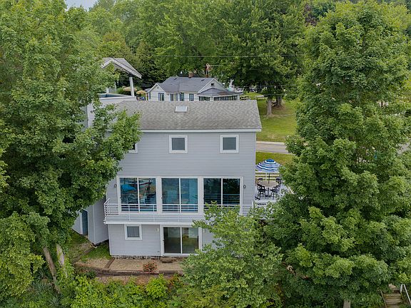 5th image of 15657 Lakeview Dr