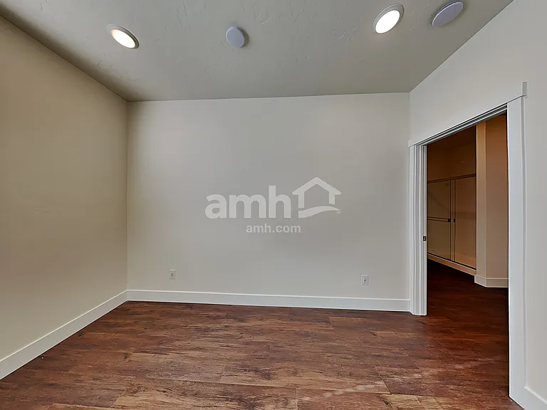 1336 N Alderleaf Ave — Photo 12