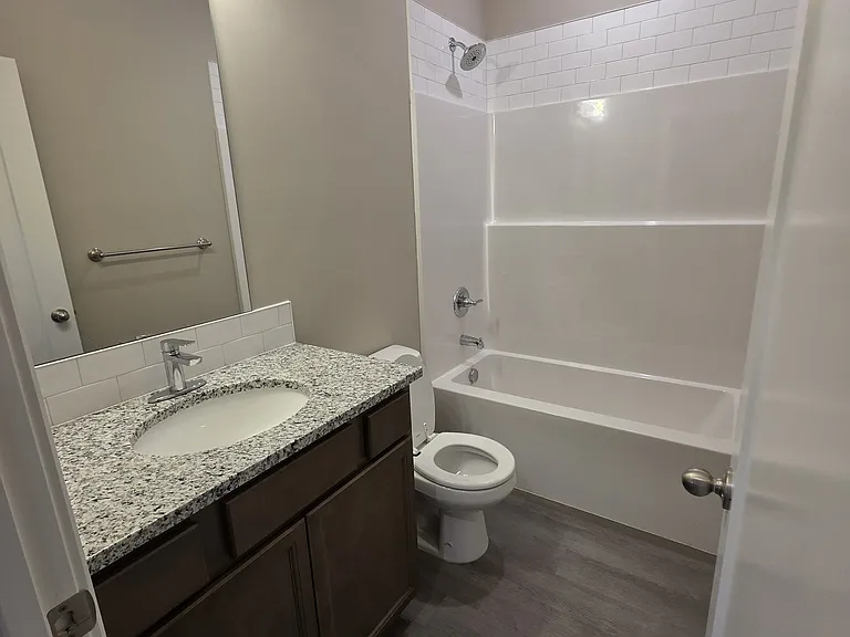 2751 S Greenleaf St — Photo 7