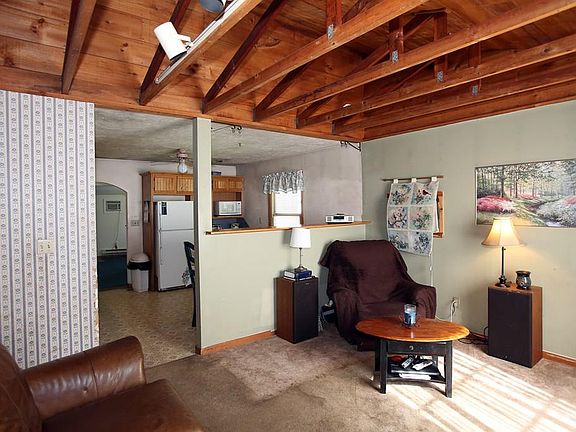 3rd image of 221 Hogg Memorial Dr