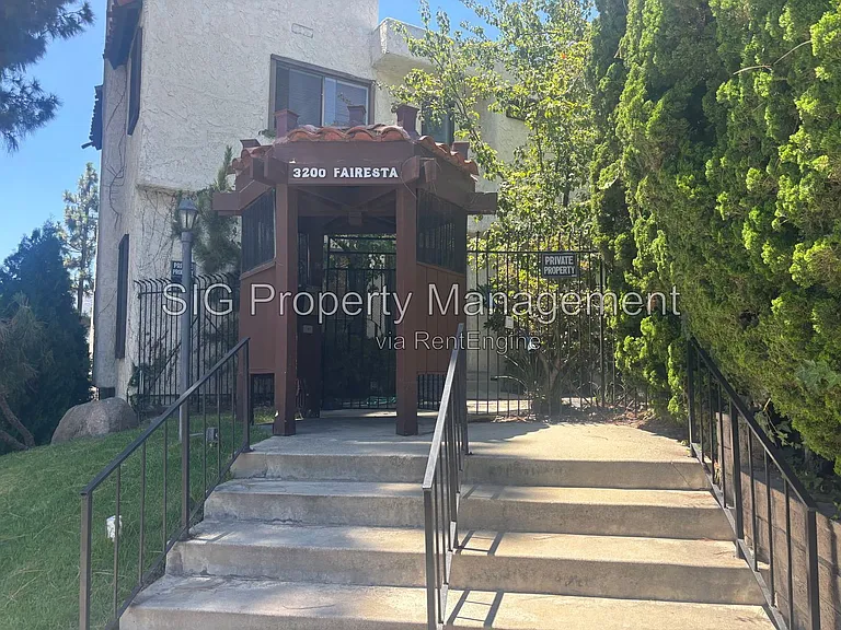 3200 Fairesta St #5 — Photo 34