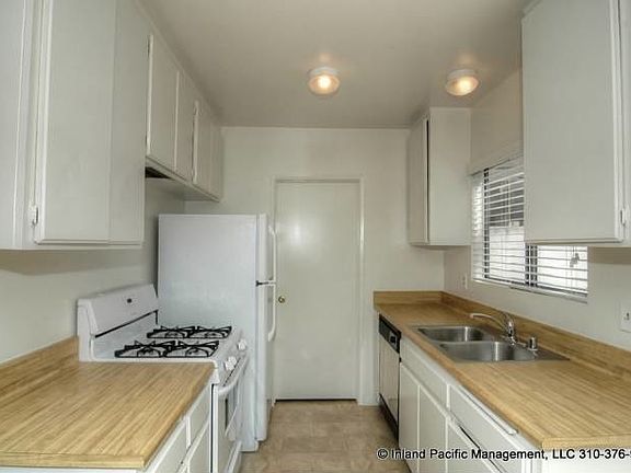 4th image of 2424 Prospect Ave