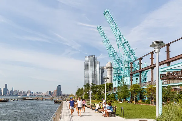 Rented by MNS | media 22