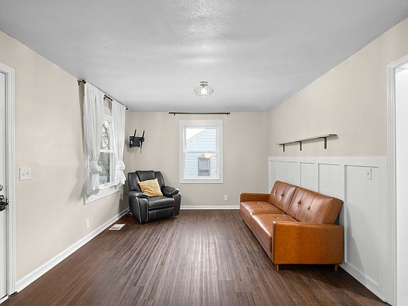 5th image of 37 Maple St