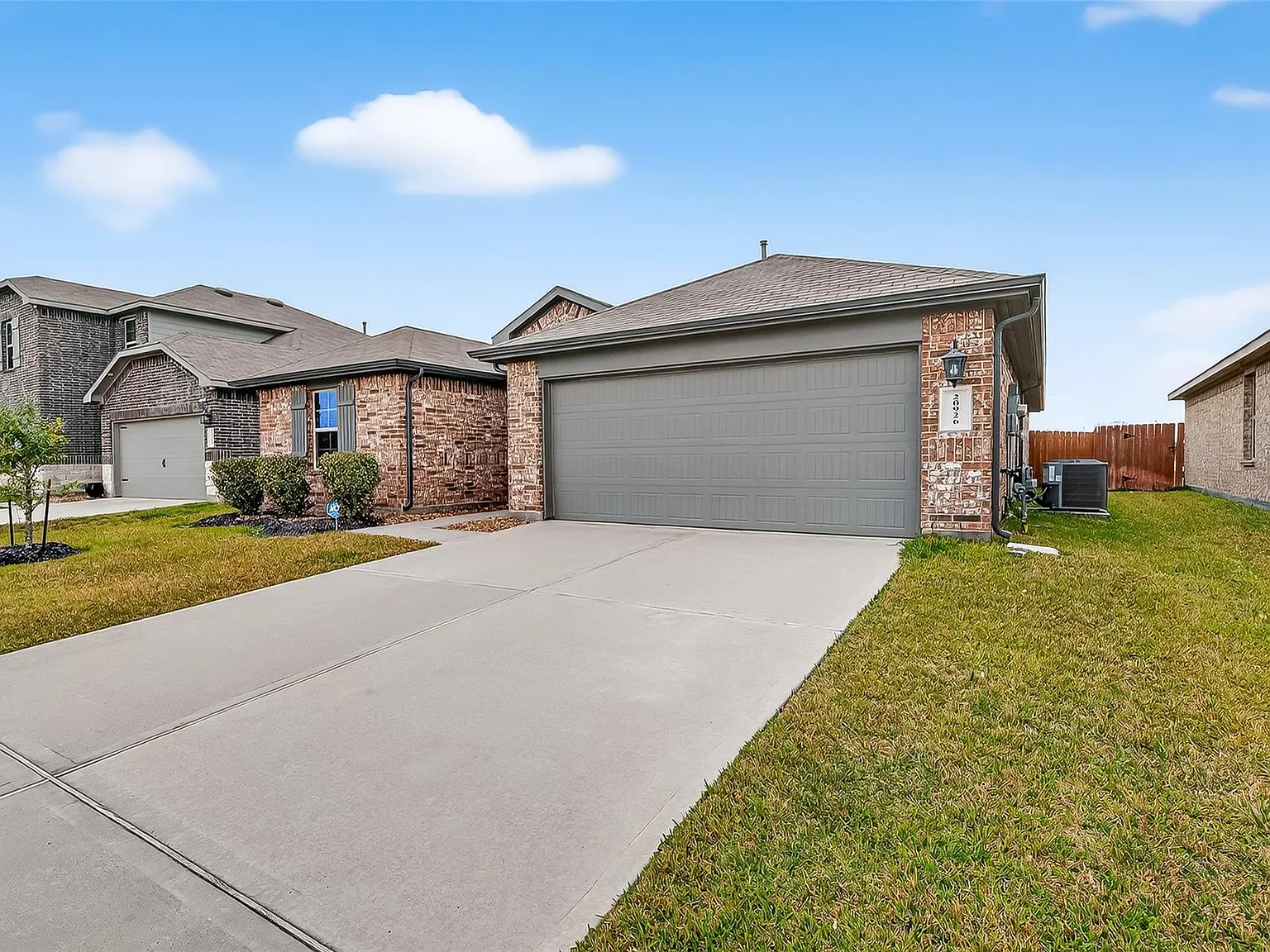 4 bed, 2.0 bath, 1820 sqft, $2,500 — Photo 2