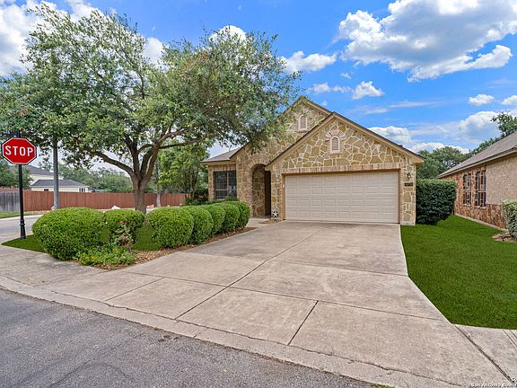3rd image of 26738 Sierra Hollow