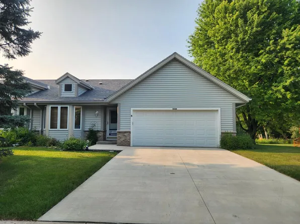 2924 Valley AVENUE, West Bend, WI 53095