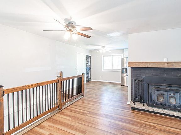 4th image of 1608 Lee Ln
