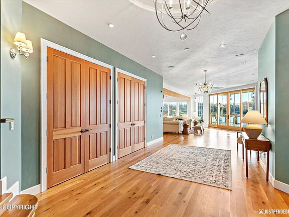 4th image of 3806 N Point Cir