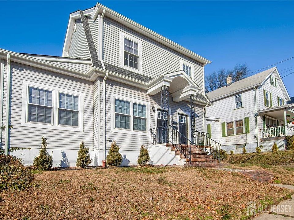 1st image of 23 Carlton St