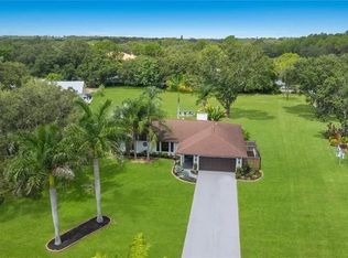 2077 Racimo Dr, Sarasota, FL 34240