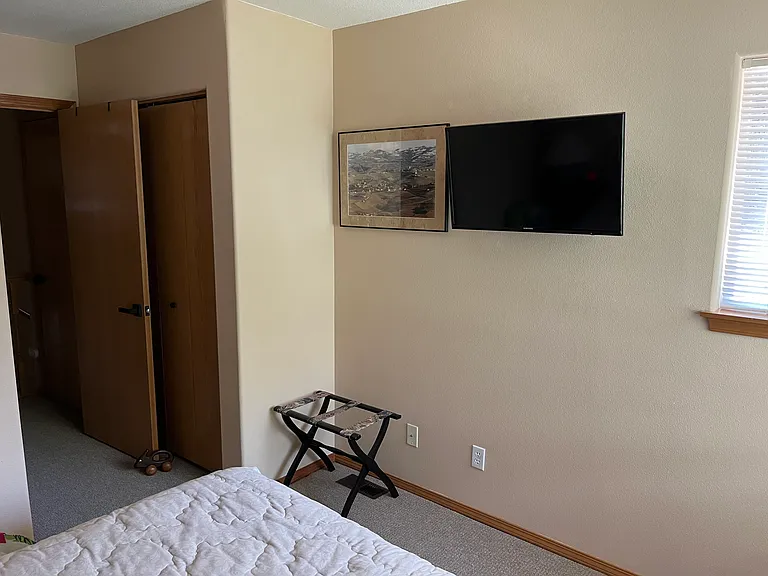 2917 NW Golf Course Dr S — Photo 11