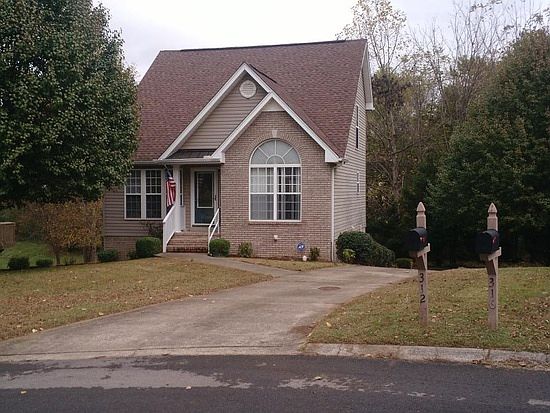 Home sits on a cul-de-sac