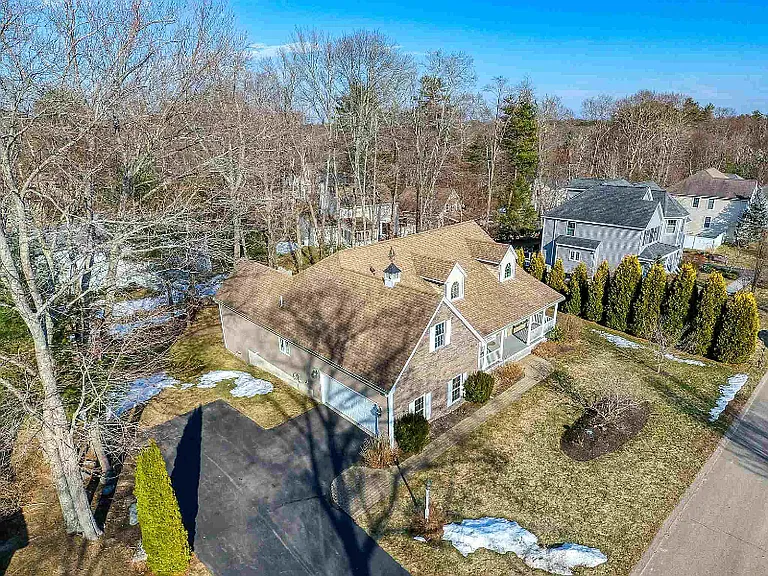 3 Katie Ln — Photo 3