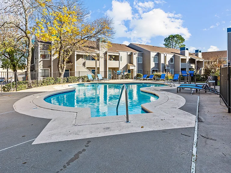 Silver Springs Apartments — Photo 26