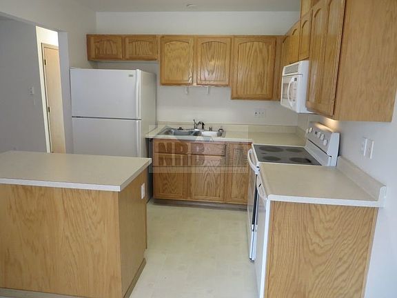 4th image of 943 99th St E