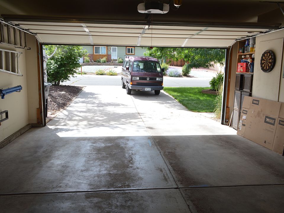 Large garage 