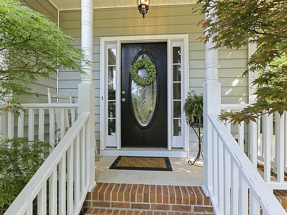 5th image of 613 Moultonboro Ave
